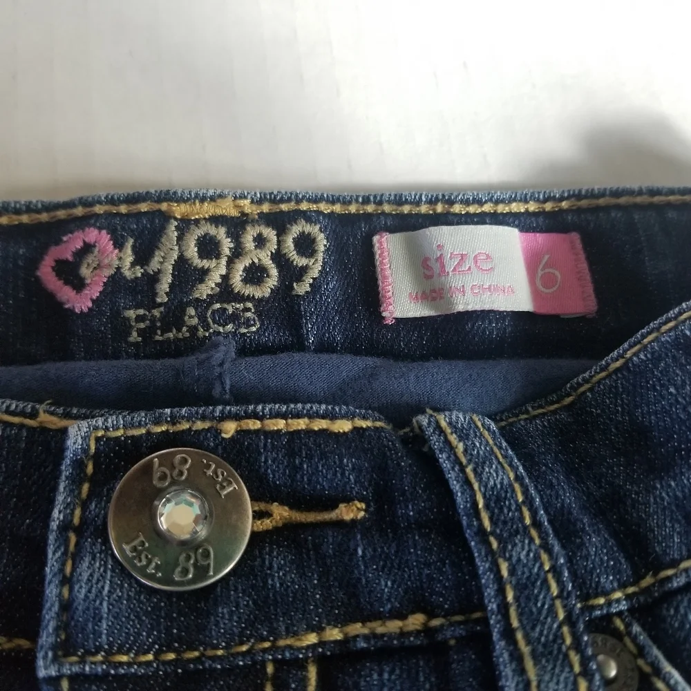 CHILDRENS PLACE JEAN SKIRT SIZE 6 W/SHINY SEQUINS ON FRONT SIDES ATTACHED SHORTS